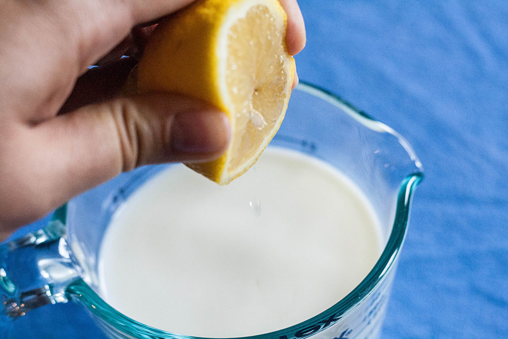 Лимон и молоко