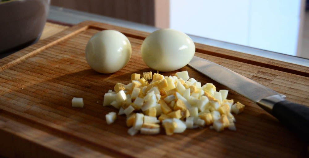 Куриные яйца для вареников с картофелем