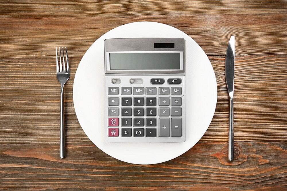 Калькулятор на тарелке