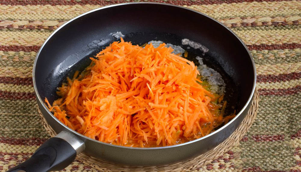 Морковь с луком на масле